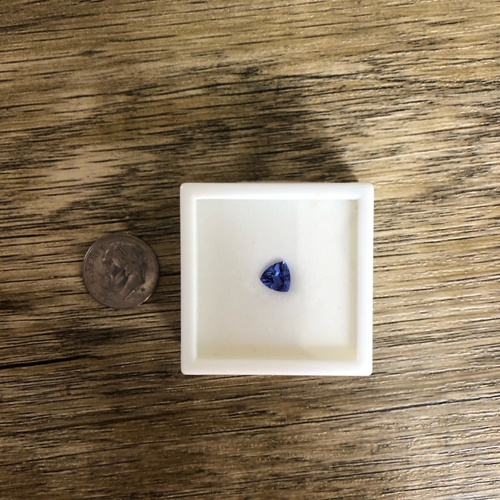Beautiful Blue Topaz Stone - Picture 2 of 3
